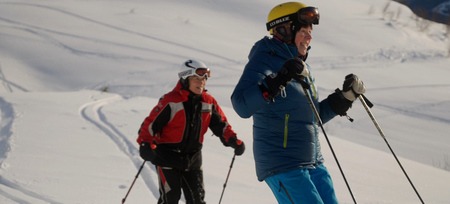 Mildrid og Kjersti på ski i laussnøen